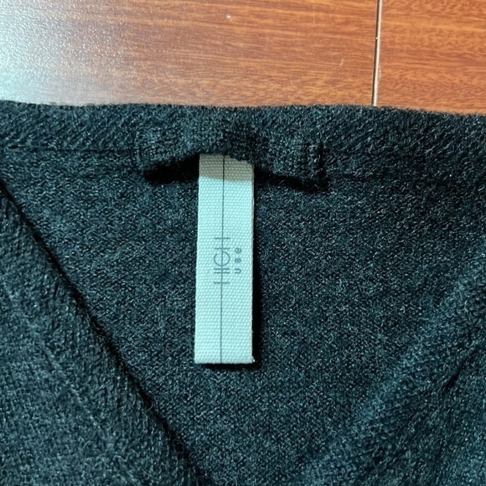 High Use Claire Campbell 100% lambswool pleated flare sweater size M - Picture 3 of 9